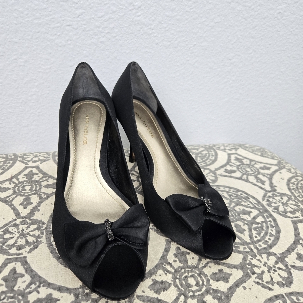 Ann Taylor Audrey Black Satin Bow Heels - Picture 16 of 17